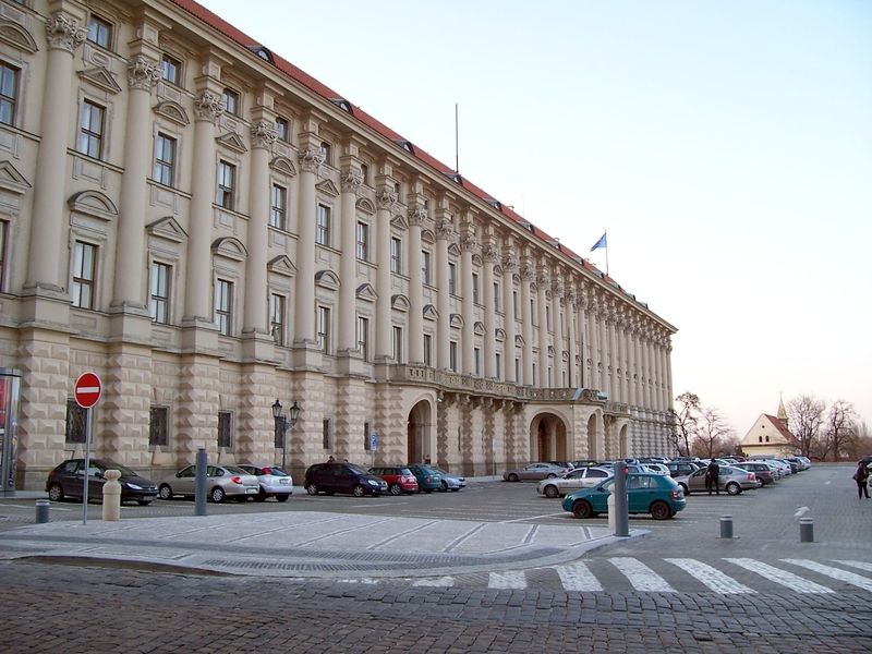 Pohled na Černínský palác v Praze jak ho známe