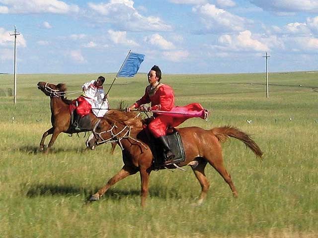 I přes všechen technický pokrok je na mnoha místech Mongolska jedním z nejspolehlivějších dopravních prostředků kůň. 