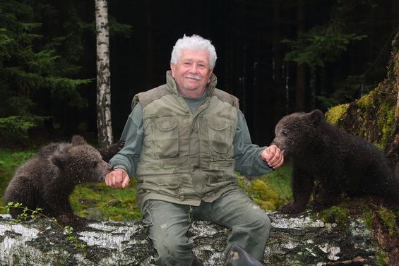 Václav Chaloupek s medvědy