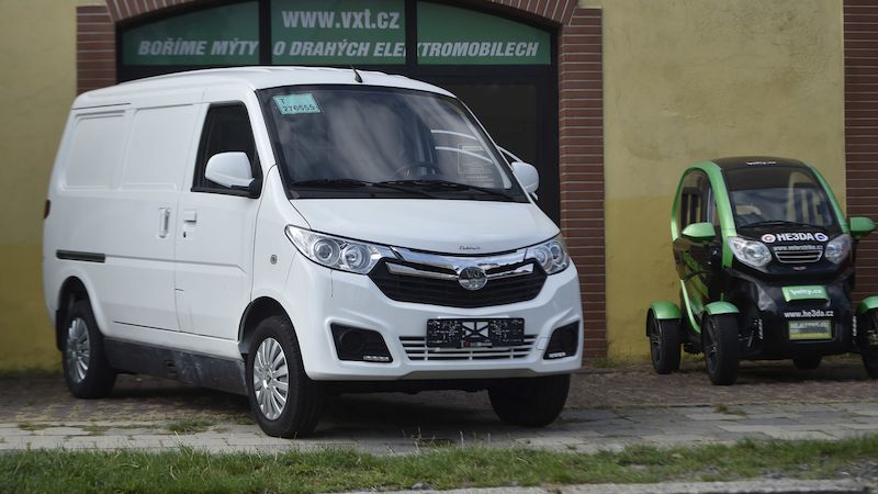 Ostravská společnost Velor-X-Trike (VXT) se chystá na český trh uvést první velkokapacitní dodávky na elektrický pohon.  