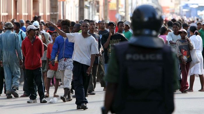 Protesty na Madagaskaru si vyžádaly desítky lidí.