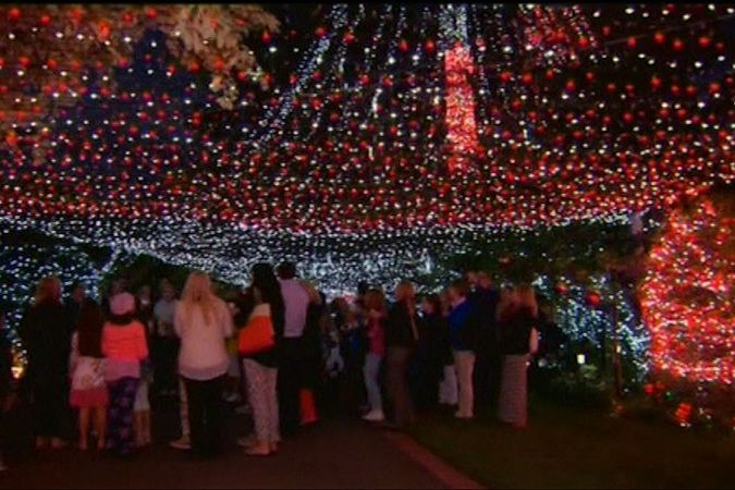 BEZ KOMENTÁŘE: Přes půl miliónu světel na domě australské rodiny