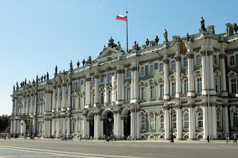 Zimní palác je jednou z nejslavnějších ruských staveb.