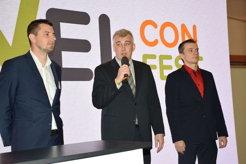 Zahájení Travelfestu 2017. Na snímku zleva David Šťastný, Jaromír Polášek a Jiří Gruntorád.