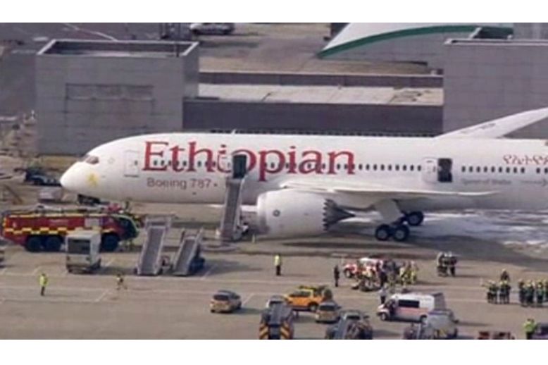 Požárem poškozený etiopský dreamliner 