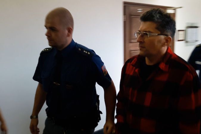 BEZ KOMENTÁŘE: Obžalovaný Zdeněk Pfeifer u odvolacího soudu