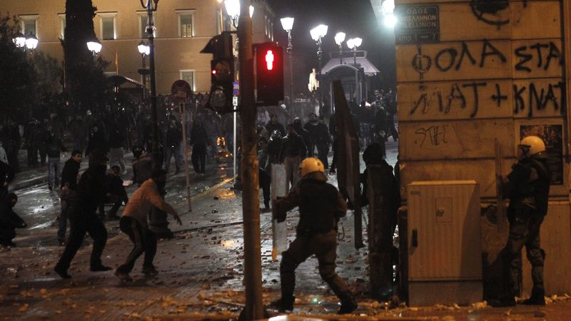 Chystané reformy na záchranu Řecka jsou v zemi zdrojem napětí a pouličních nepokojů