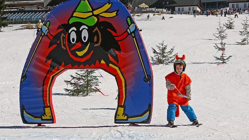 Maškarní lyžovačka je nejoblíbenější zimní akcí ve Ski areálu Razula.