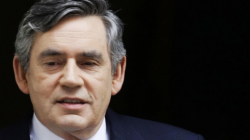 Britský premiér Gordon Brown podporuje požadavky pozůstalých.