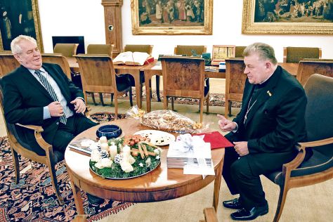 Prezident Miloš Zeman a kardinál Dominik Duka chystají dohodu o výměně objektu na Hradě.