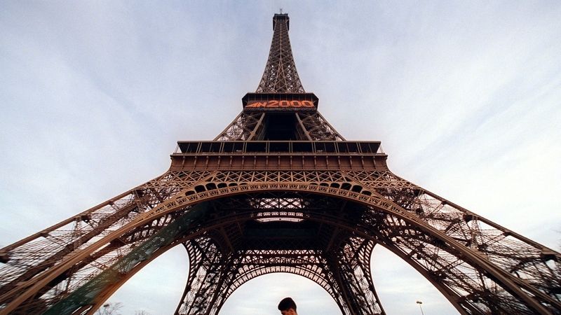 Eiffelova věž je zrezivělá, tvrdí uniklé zprávy