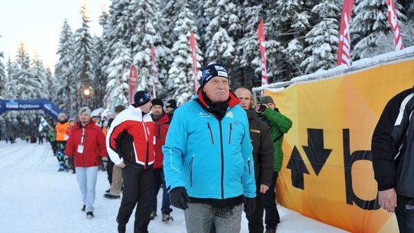 K postupu Miloše Zemana a Karla Schwarzenberga se český prezident poprvé vyjádřil v Bedřichově na lyžařském závodě Jizerská padesátka, který startoval.