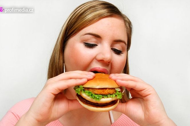 Pravidelné stravování potravinami s vysokým obsahem tuku má negativní vliv na inteligenci.