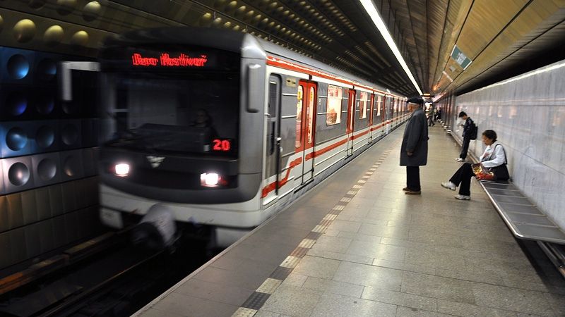 Velikonoční výluky na linkách metra A i C. Přestupy budou dobrodružné, DPP zveřejnil videonávod