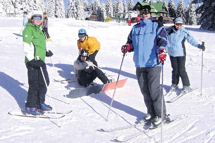 Okolí chaty Paprsek není jen rájem běžkařů. Na své si zde přijdou i příznivci sjezdového lyžování a snowboardingu.