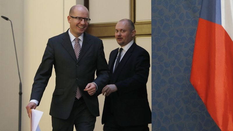 Premiér Bohuslav Sobotka a Michal Hašek, předseda Asociace krajů české republiky