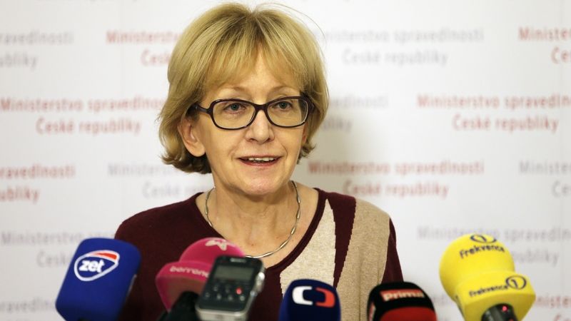Ministryně spravedlnosti Helena Válková vyčká na stanovisko MPSV