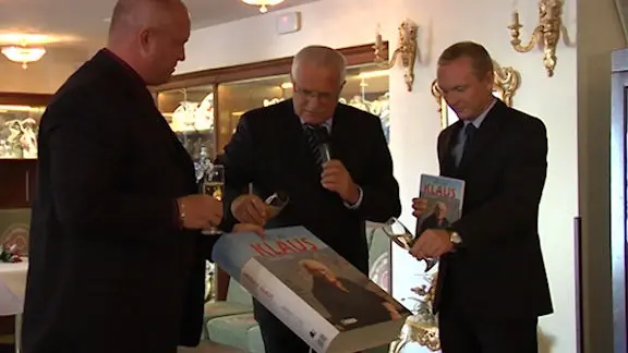 Klaus Pokrtil Sve Zapisky Z Cest A Odletel Do New Yorku Novinky Cz