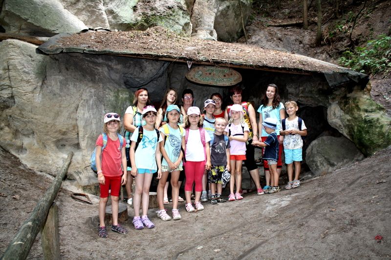 Velký vandr Prachovské skály 2014 - před Rumcajsovou jeskyní