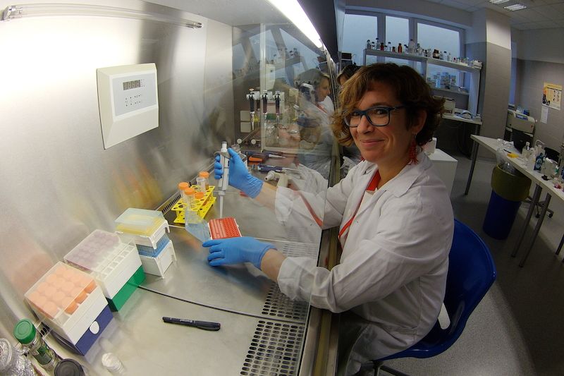 Viola Galligioni v laboratoři FNUSA-ICRC