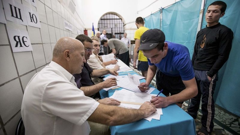 Volební místnost v Záporoží na jihovýchodě Ukrajiny.