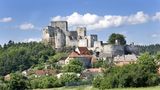 Dvanáct nejkrásnějších českých zřícenin a hradů, které stojí za návštěvu