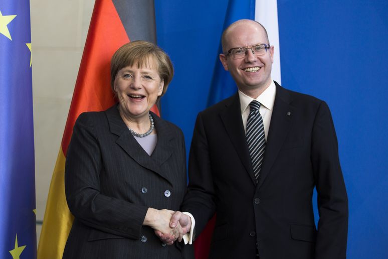 Premiér Bohuslav Sobotka a německá kancléřka Angela Merkelová 