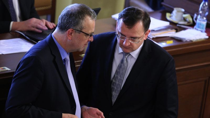 Ministr financí Miroslav Kalousek (TOP 09) a premiér ČR Petr Nečas (ODS)