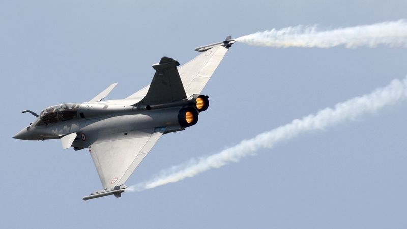 Nejmodernější francouzský bojový letoun Dassault Rafale na aerosalónu 