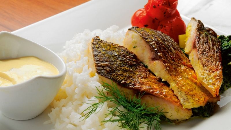 Ryby obsahují málo tuku a navíc obsahují tzv. omega mastné kyseliny, které jsou důležité pro metabolismus.