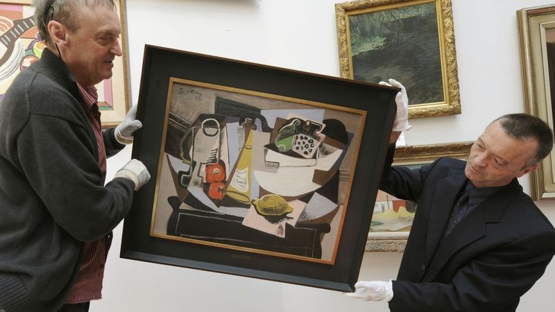 Vyvolávací cena obrazu Emila Filly Zátiší s ovocem, pohárem a lahví oleje byla před třemi lety 4,8 miliónu korun.