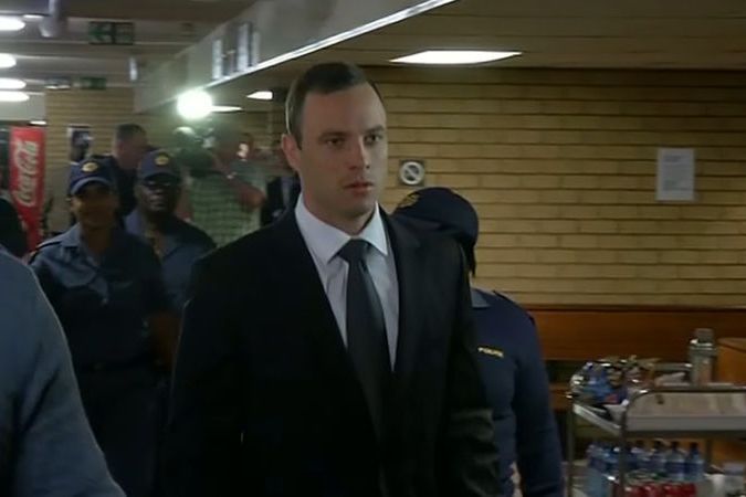 BEZ KOMENTÁŘE: Pistorius přichází k soudu, kde druhým dnem čelí křížovému výslechu