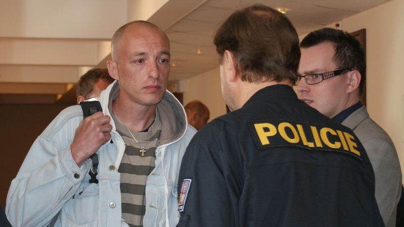 Obžalovaný Jiří Bezděk (vlevo) loni dokonce hodlal kandidovat v předčasných parlamentních volbách jako lídr strany Aktiv nezávislých občanů v Jihomoravském kraji.