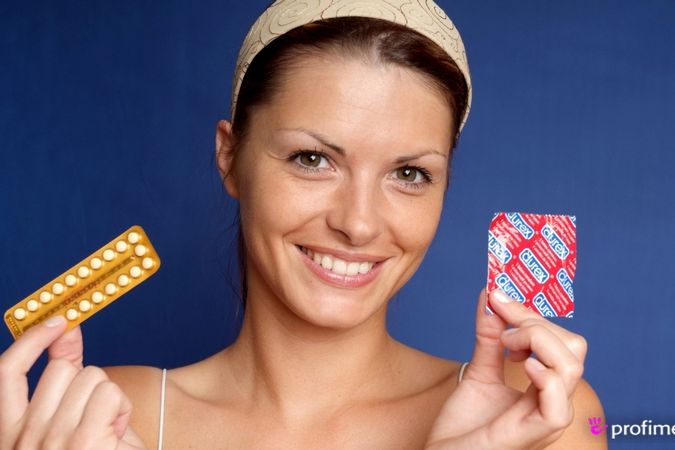 U Čechů jsou nejoblíbenější ochranou kondom a hormonální antikoncepce.