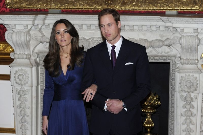 Kate Midlletonová a princ William pózují v londýnském paláci svatého Jakuba 