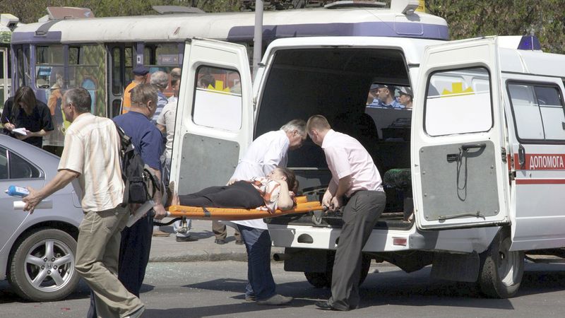 Krvavý ruský útok na tržiště v Kosťantynivce. Na místě je až 16 obětí