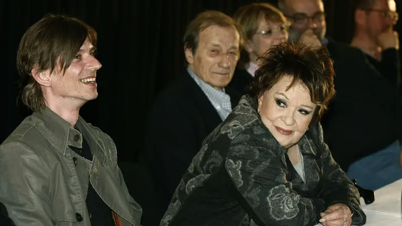 Jirina Bohdalova Lezla Pro Vrasky Pres Plot Novinky Cz
