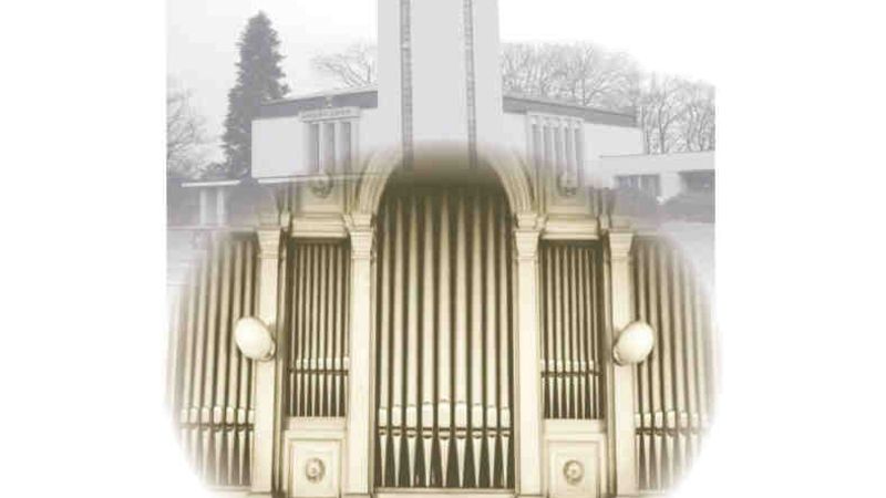 Husův sbor v Dobrušce a varhany (fotomontáž).