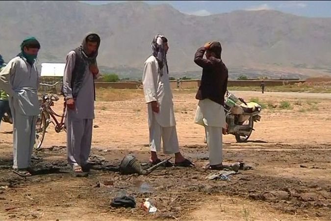 Při výbuchu v Afghánistánu zahynulo 16 lidí, mezi nimi čtyři čeští vojáci