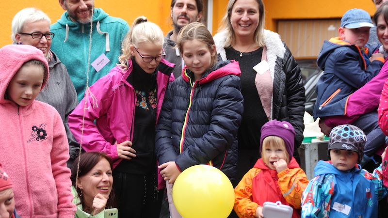Rodiny s adoptovanými dětmi si užily společný víkend u Máchova jezera.