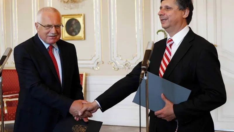 Fischerova vláda je v demisi, Klaus ji pochválil - Novinky