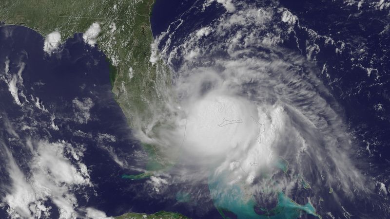 Satelitní snímek tropické bouře Arthur, která se blíží k vyýchodnímu pobřeží USA a může nabrat sílu hurikánu