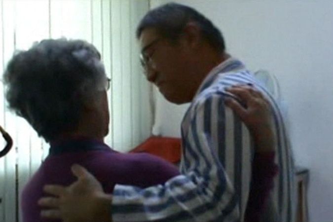 BEZ KOMENTÁŘE: Vězněný Kenneth Bae se setkal se svou matkou