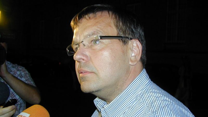 Bývalý poslanec ODS Petr Tluchoř před olomouckou vazební věznicí