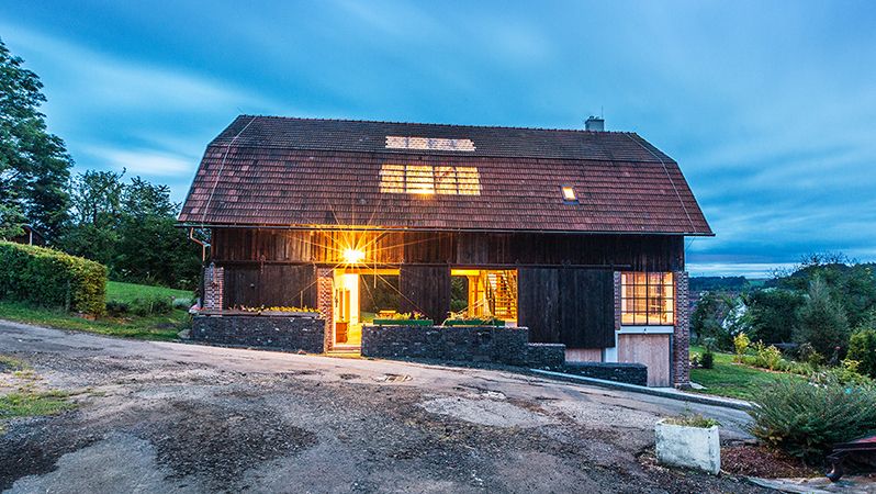Zrekonstruovaná stodola svým obytelům poskytuje plnohodnotnější životní prostor.