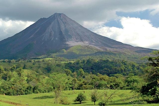 Kostarika je zemí sopek – tou nejznámější je sopka Arenal.