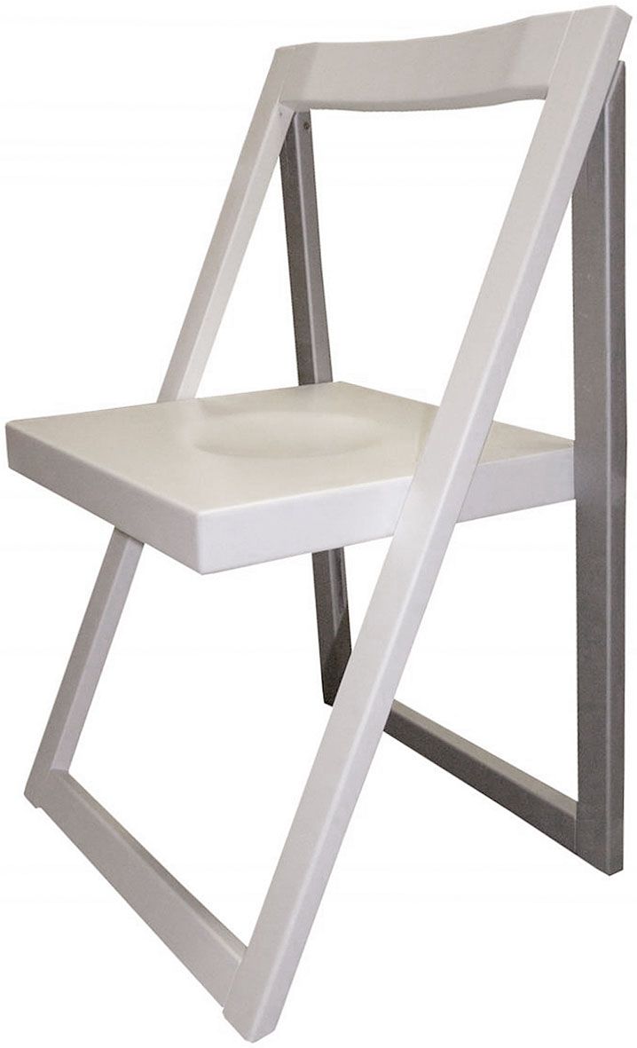 Buková židle Marseille s překližkovým sedákem má při složení rozměr 5x50x88 cm. Cena 1150 Kč.