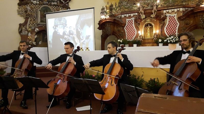 Praque Cello Quartet sklidil v kostele sv. Marie Magdalény v Deštném v Orlických horách bouřlivé ovace.