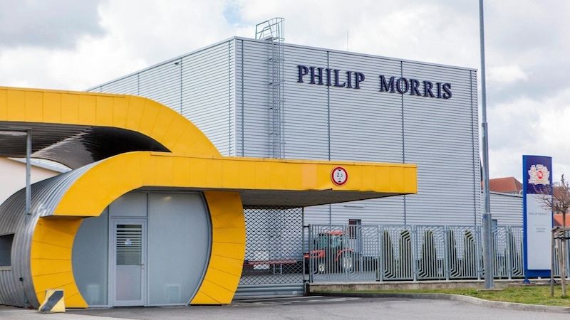 Společnosti Philip Morris stoupl zisk i tržby