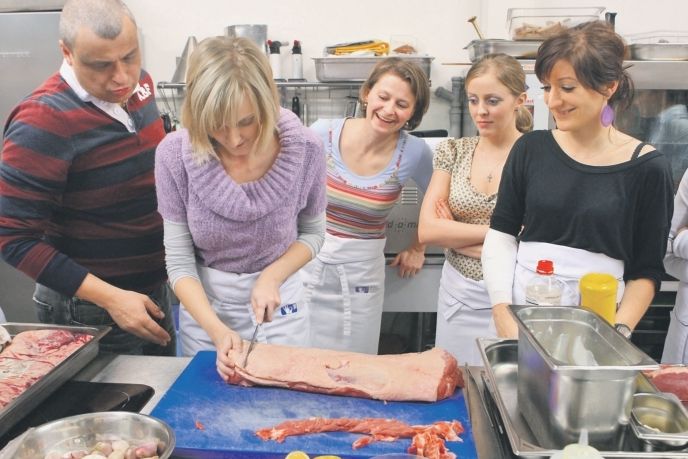 Na kurzech v Pražském kulinářském institutu doporučuje Roman Vaněk stařené maso.